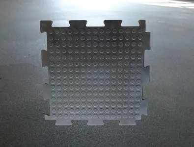 Плитка армированная резиновая модульная для пола мастерских и хранилищ